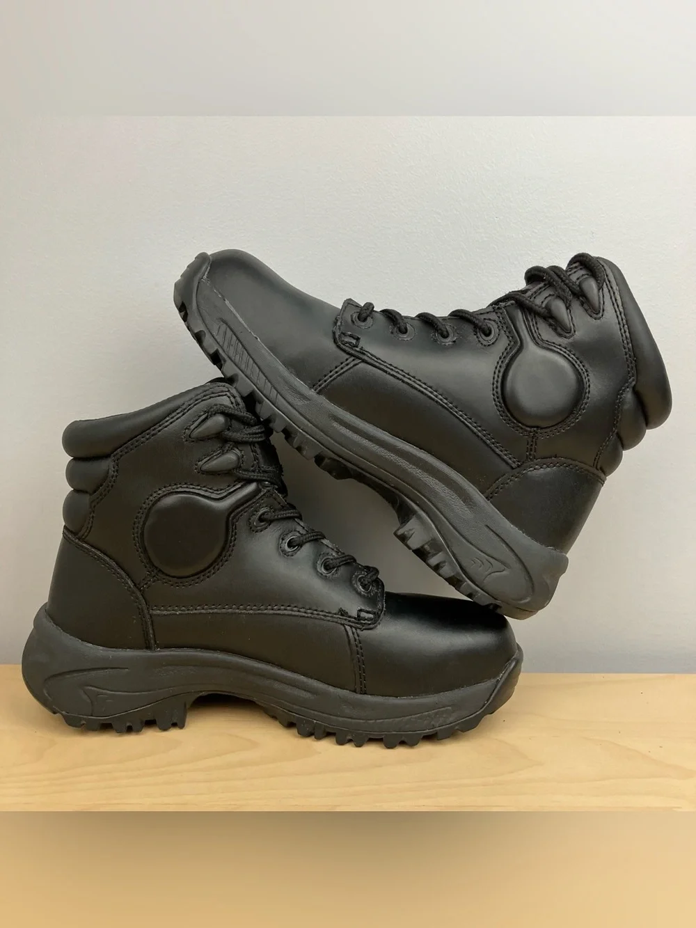 Converse Men’s Size 6.0 M Black Leather Safety Toe Work Boots Ankle Lace Up
